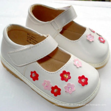 Lovely White Kleine rosa Blumen Baby Quietschen Schuhe